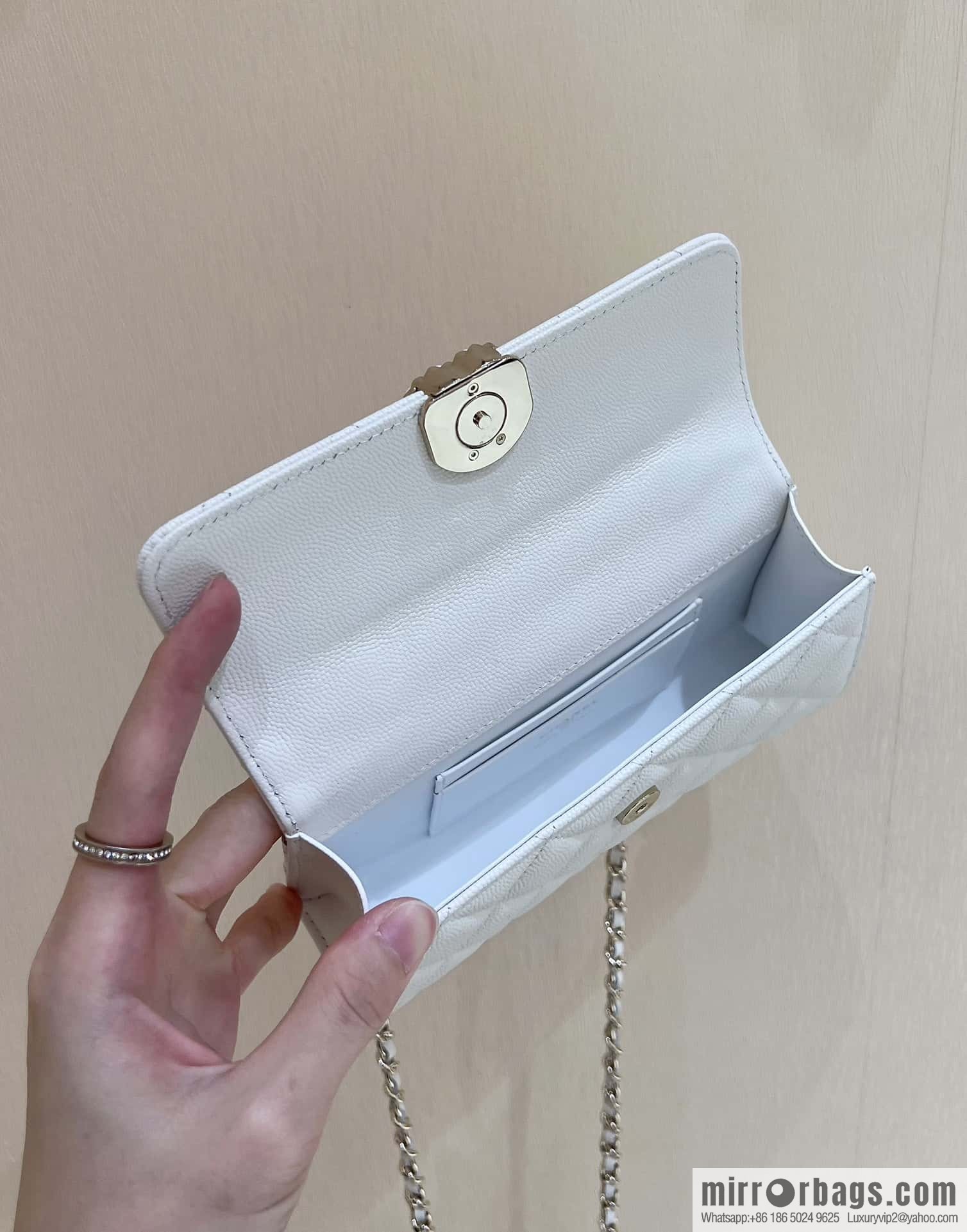 CHANEL 23P spring and summer trailer series Kelly leather handle bag AP3238 white