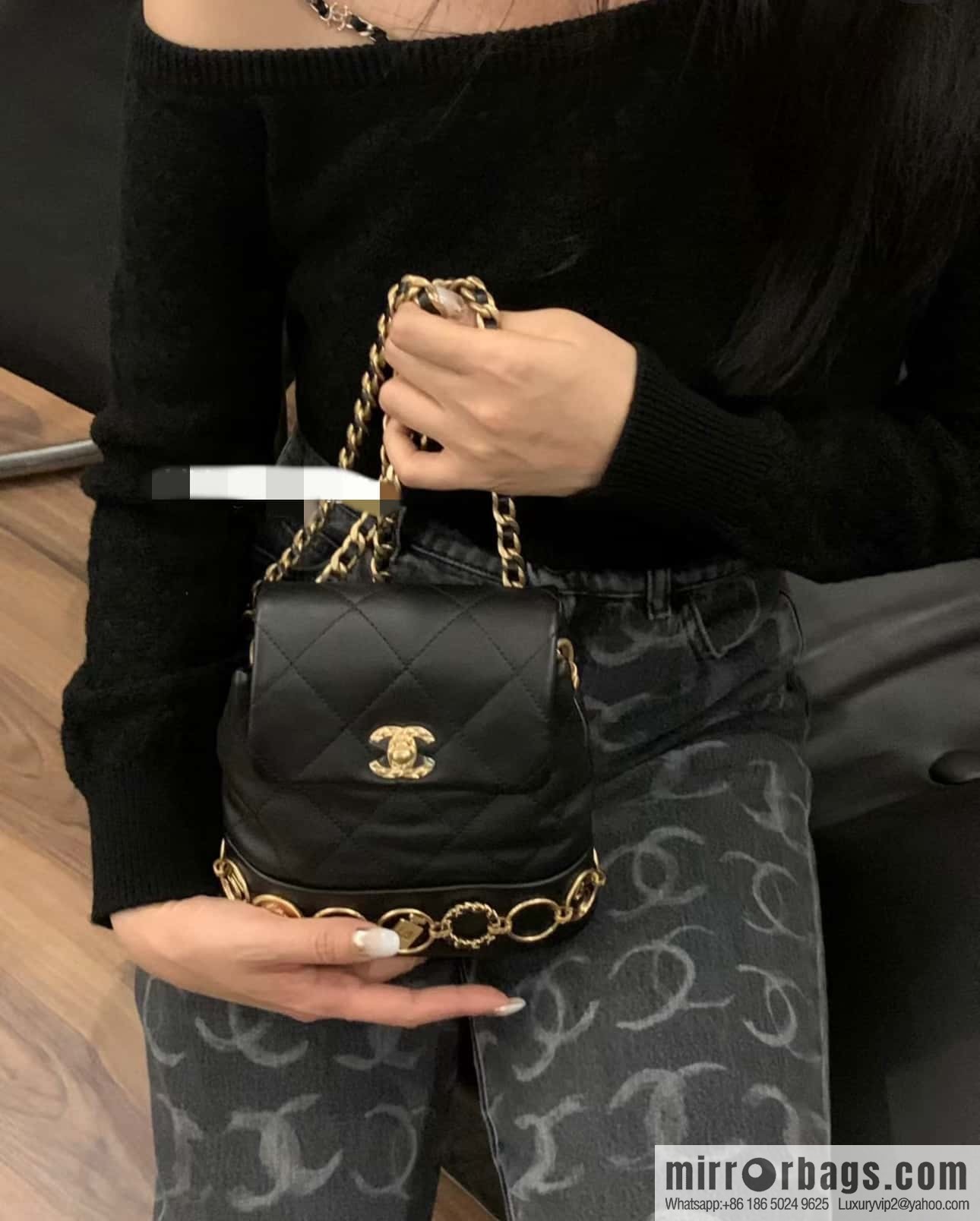 CHANEL 23B autumn and winter trailer series, badge double backpack AS4275
