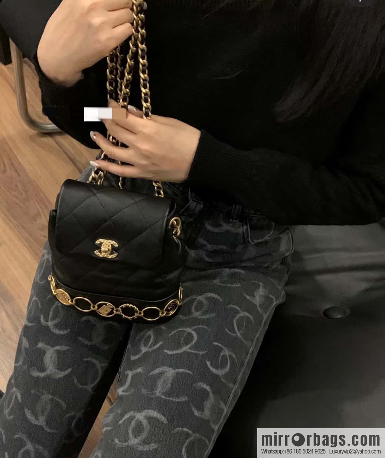 CHANEL 23B autumn and winter trailer series, badge double backpack AS4275