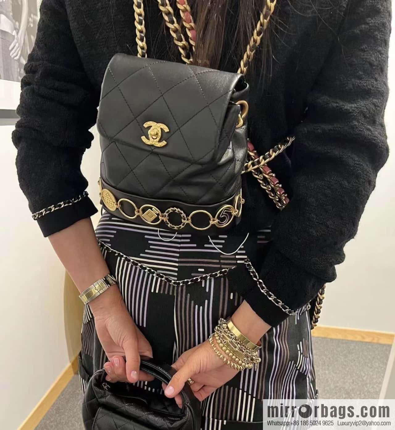 CHANEL 23B autumn and winter trailer series, badge double backpack AS4275