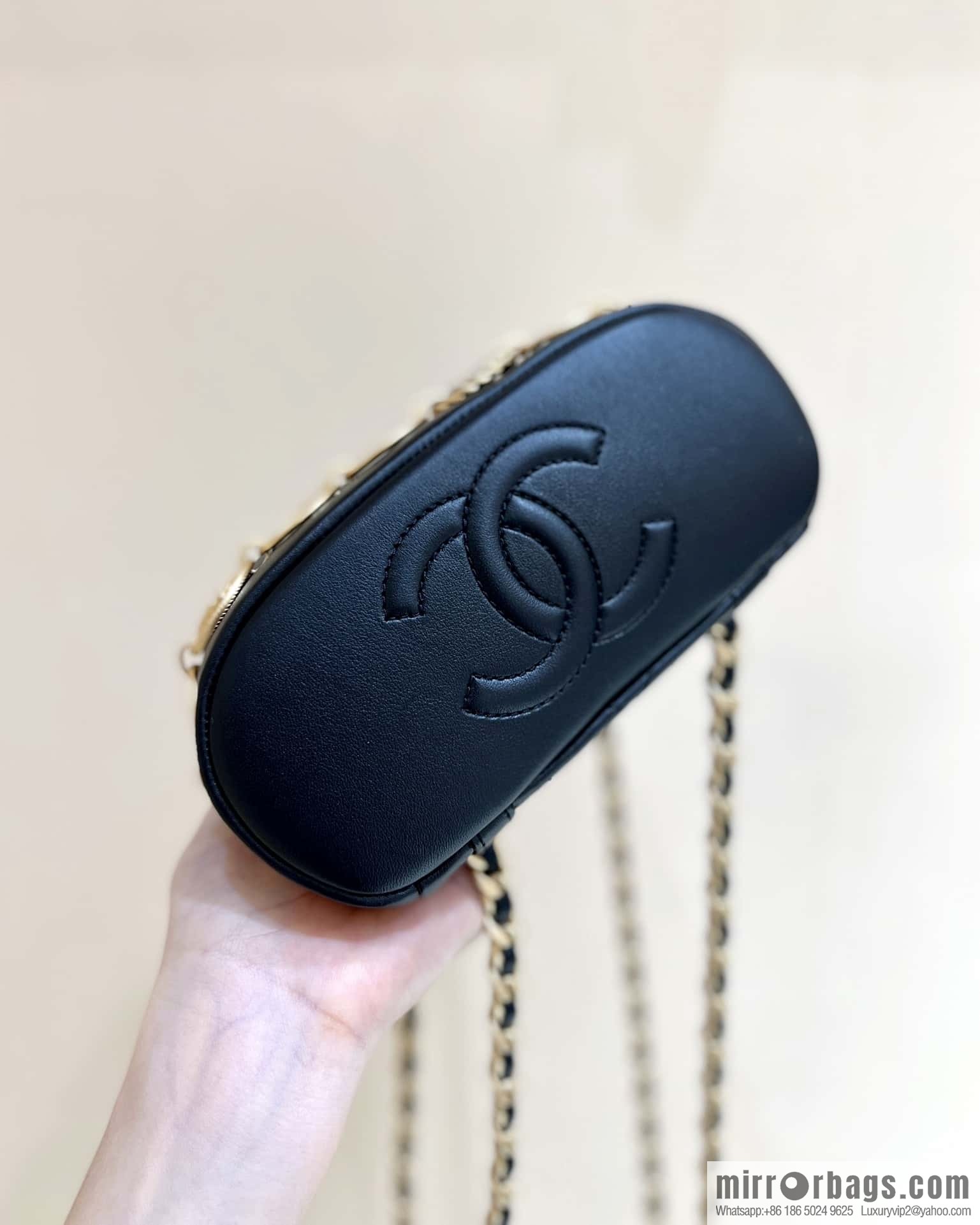 CHANEL 23B autumn and winter trailer series, badge double backpack AS4275