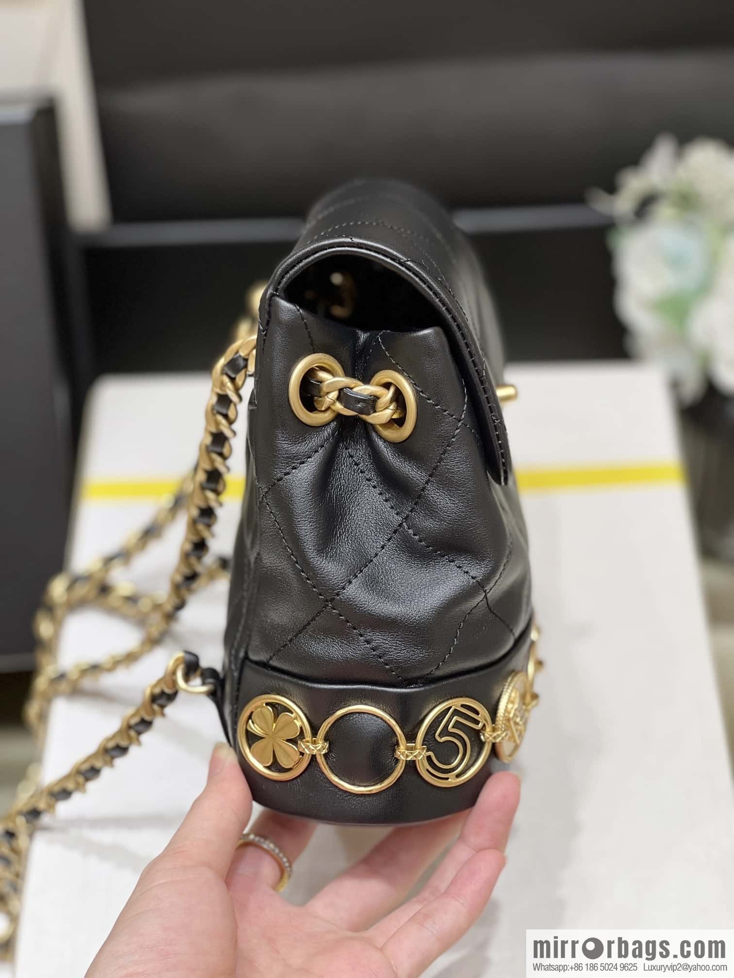 CHANEL 23B autumn and winter trailer series, badge double backpack AS4275