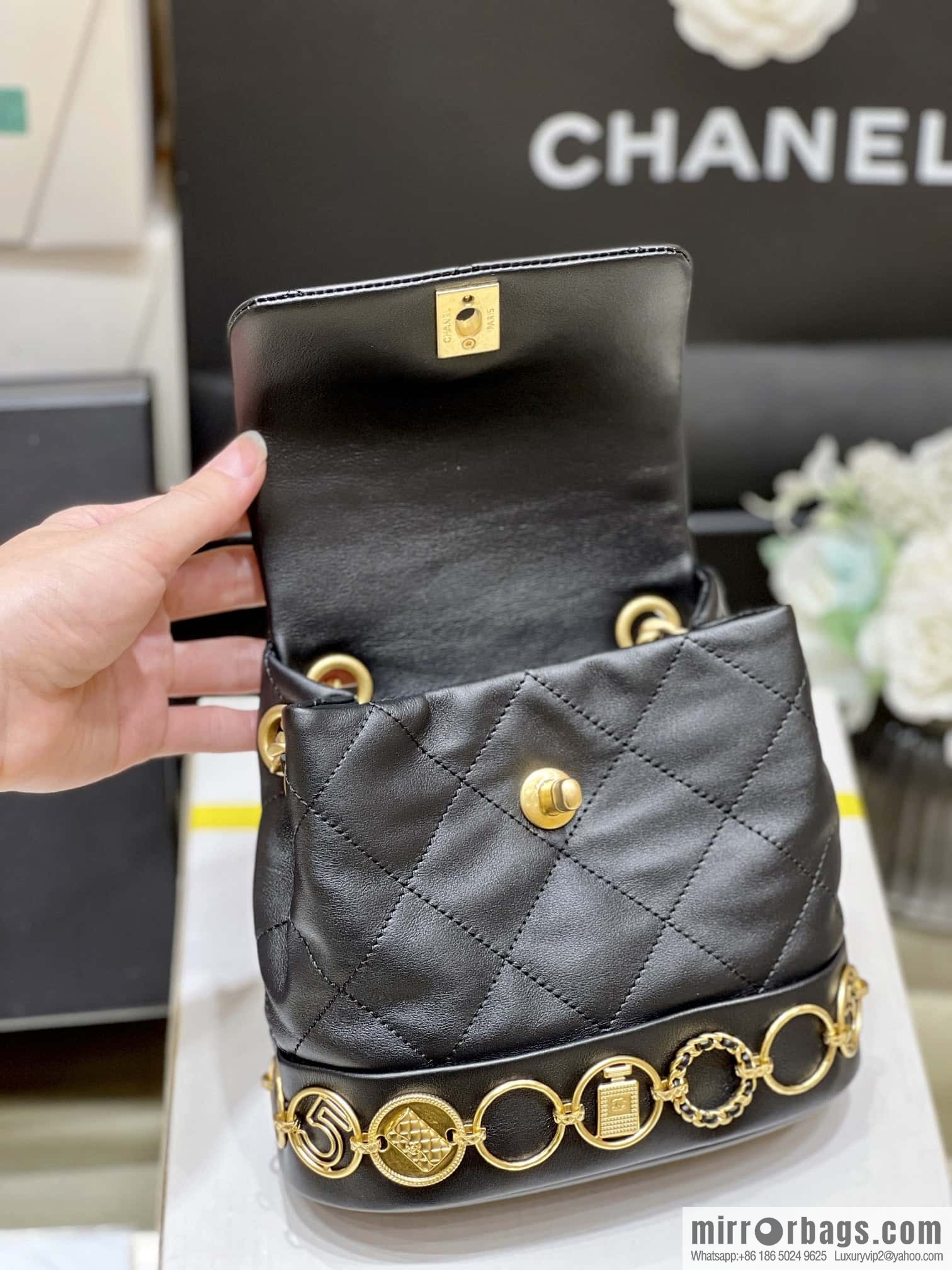 CHANEL 23B autumn and winter trailer series, badge double backpack AS4275