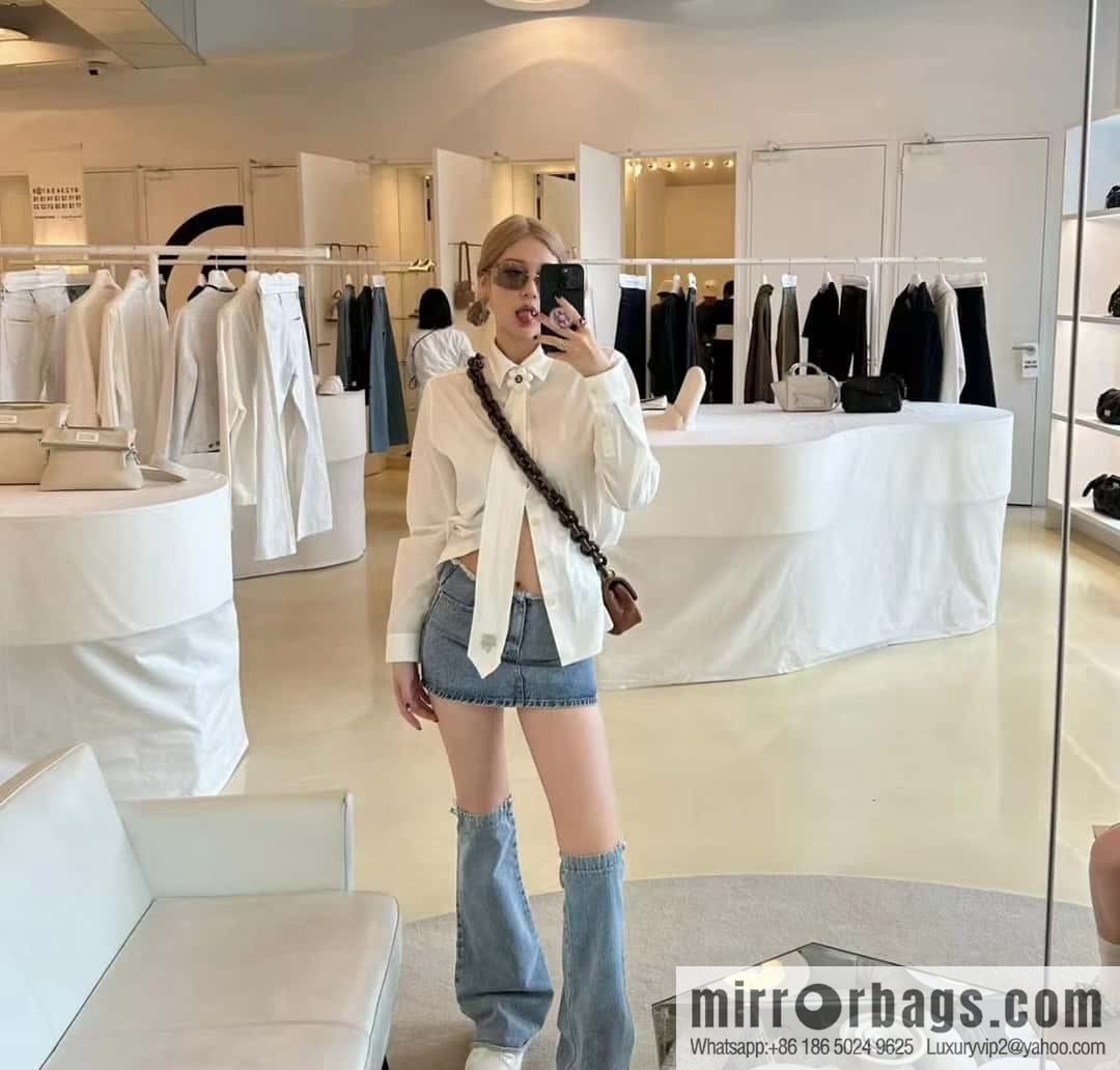 CHANEL 23A Premium Handicraft Series, Dakar mahogany cf mini bag AS4165