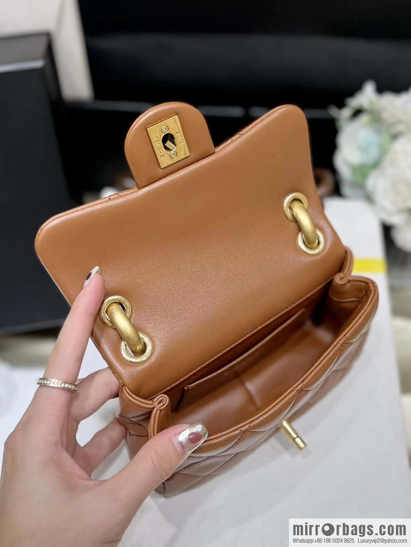 CHANEL 23A Premium Handicraft Series, Dakar mahogany cf mini bag AS4165