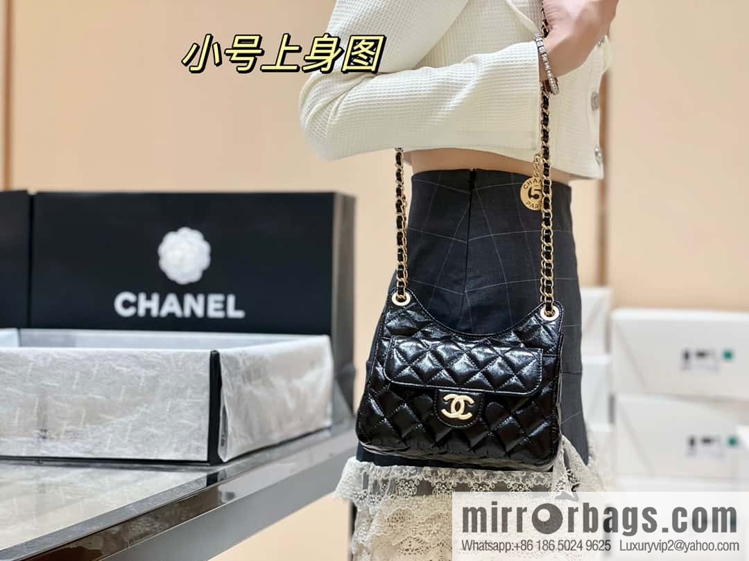 CHANEL 23C early spring vacation new No. 5 gold coin tag hobo hippie bag AS3690