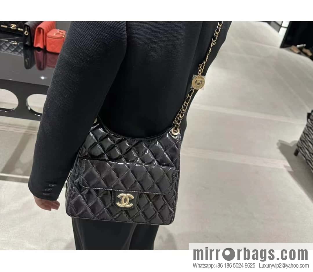 CHANEL 23C early spring vacation new No. 5 gold coin tag hobo hippie bag AS3690