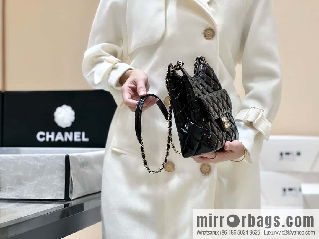 CHANEL 23C early spring vacation new No. 5 gold coin tag hobo hippie bag AS3690