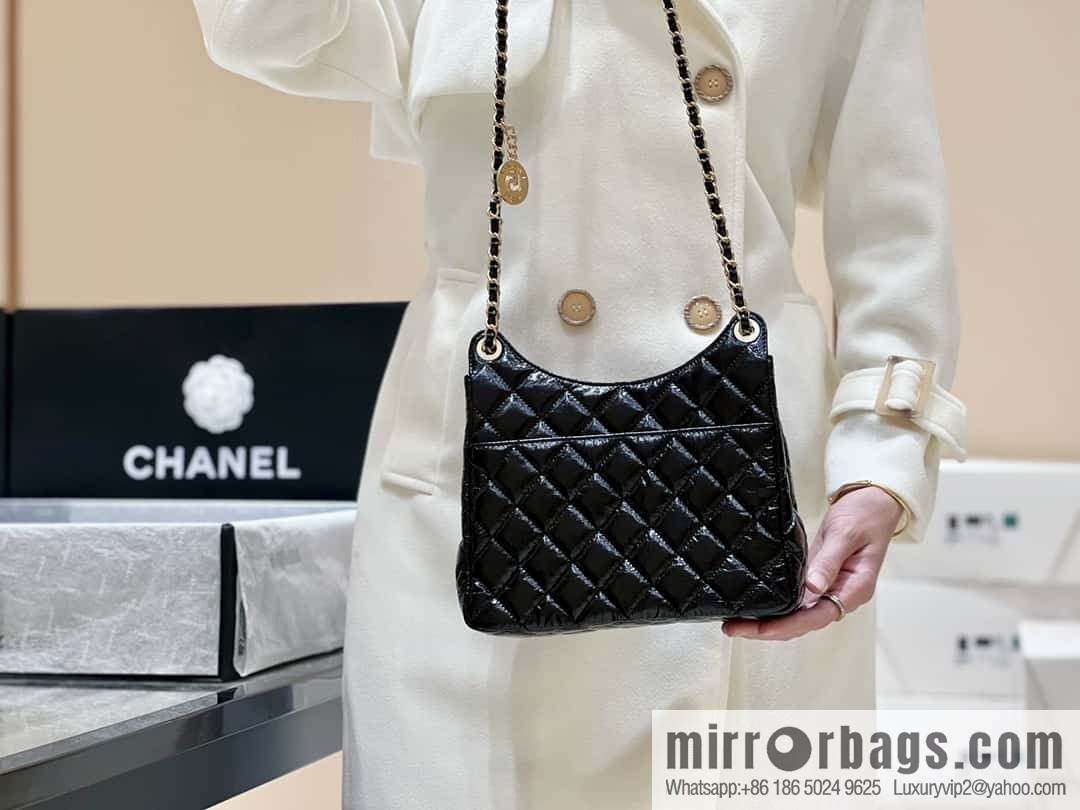 CHANEL 23C early spring vacation new No. 5 gold coin tag hobo hippie bag AS3690