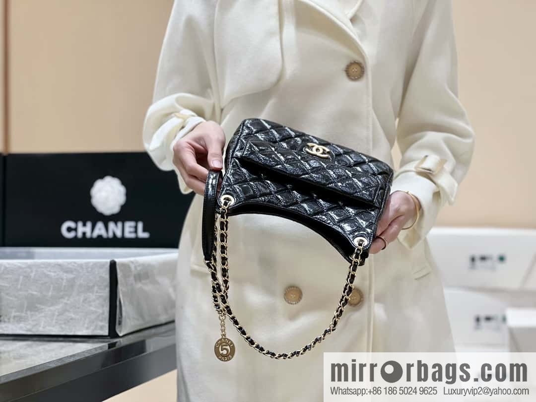 CHANEL 23C early spring vacation new No. 5 gold coin tag hobo hippie bag AS3690