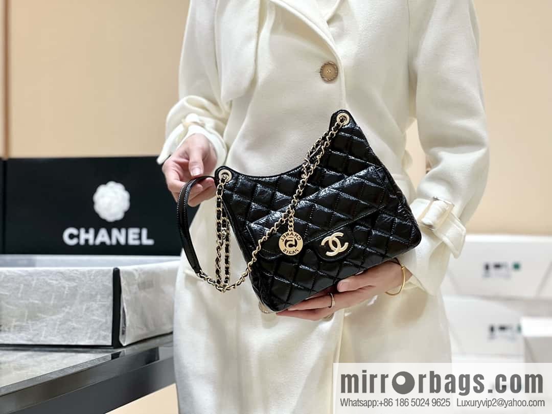 CHANEL 23C early spring vacation new No. 5 gold coin tag hobo hippie bag AS3690