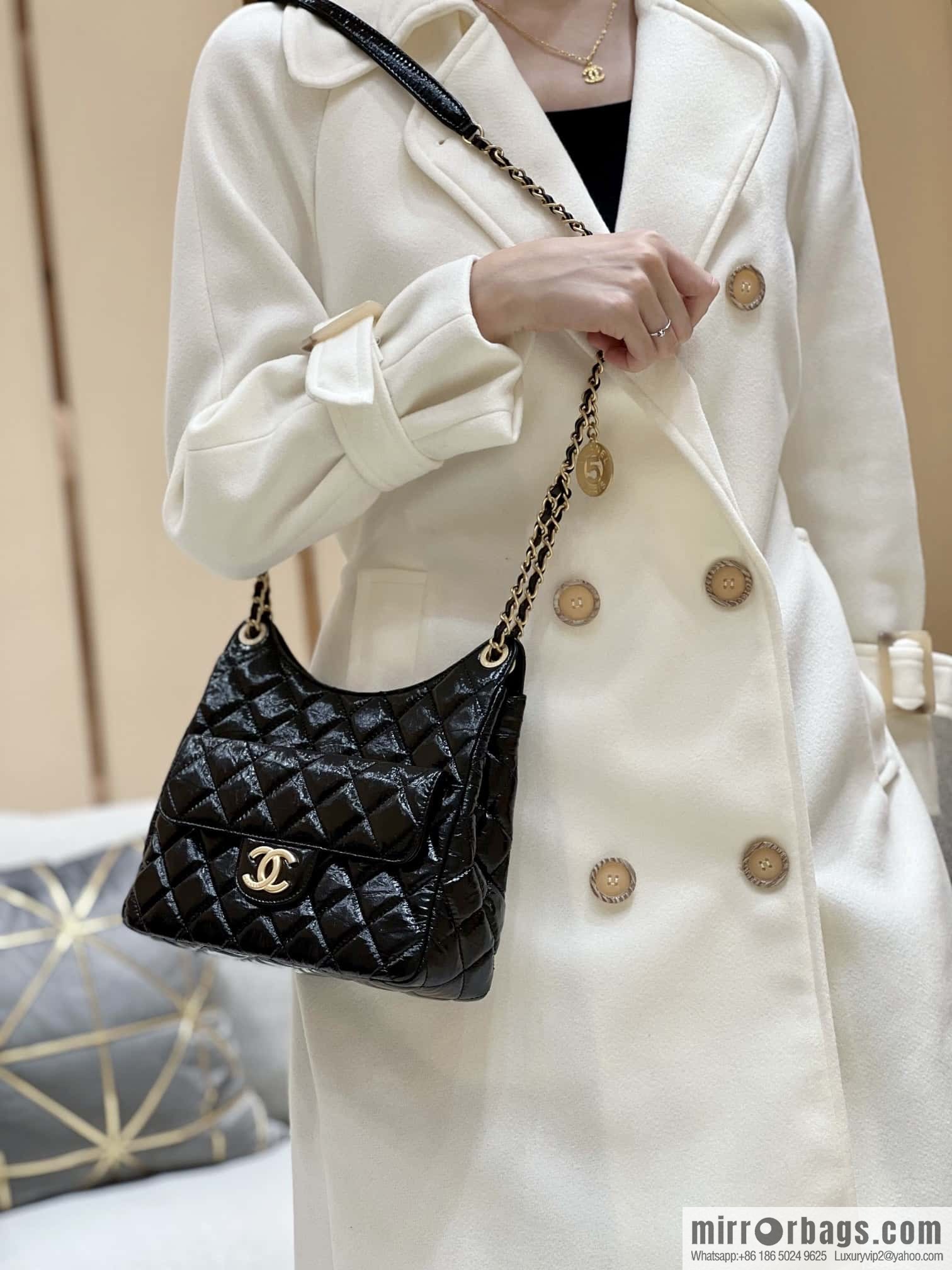 CHANEL 23C early spring vacation new No. 5 gold coin tag hobo hippie bag AS3690