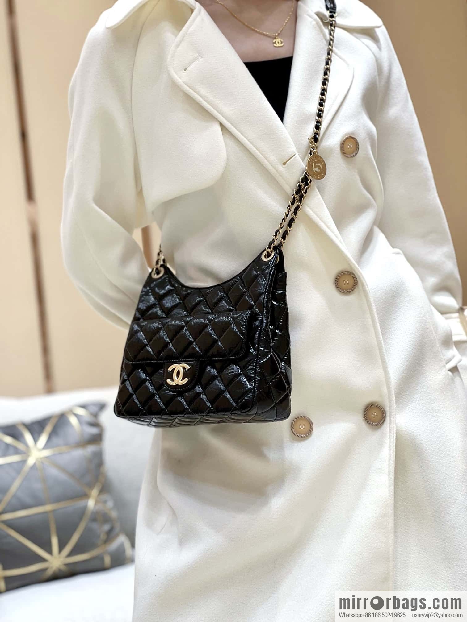 CHANEL 23C early spring vacation new No. 5 gold coin tag hobo hippie bag AS3690