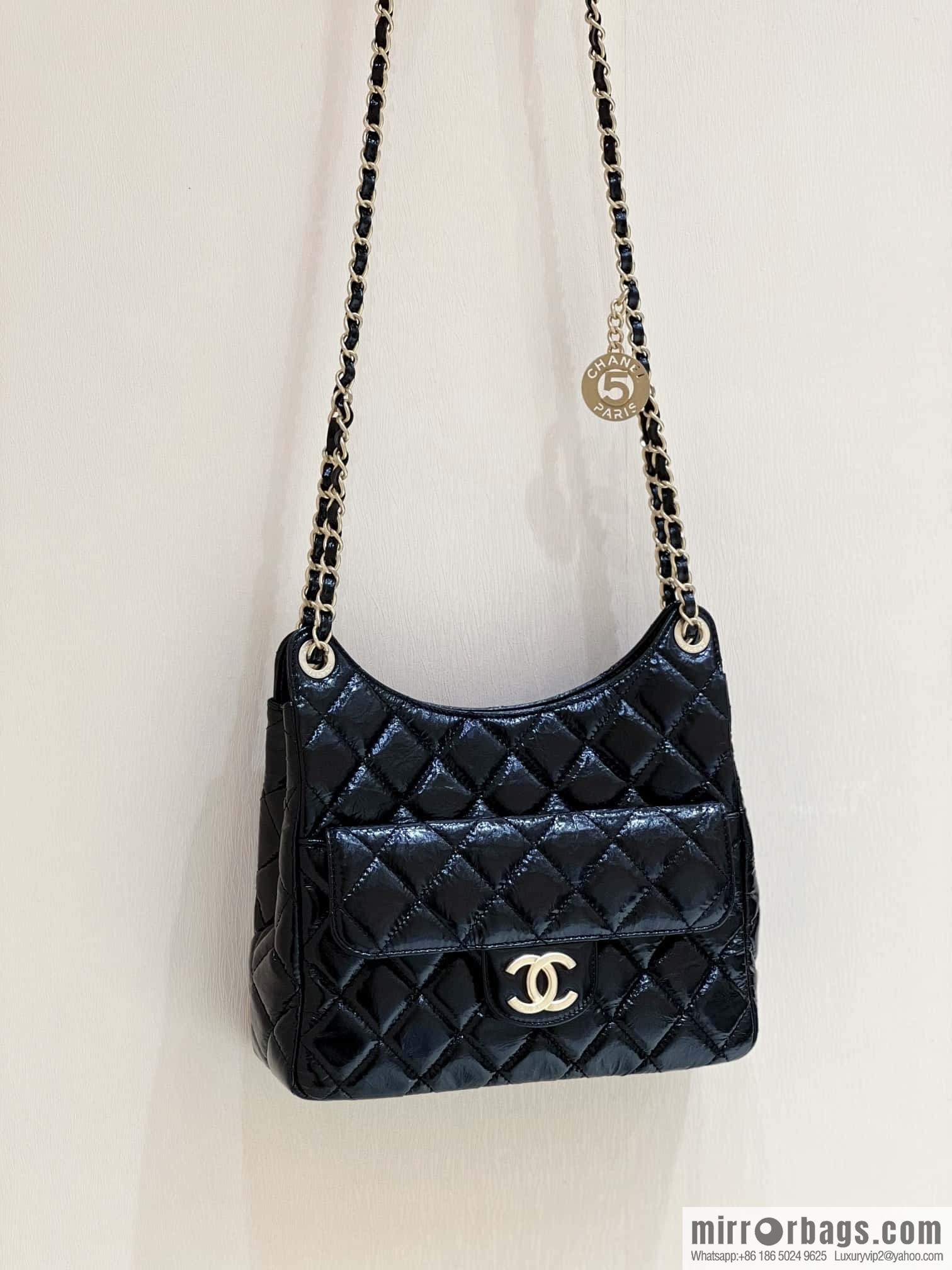 CHANEL 23C early spring vacation new No. 5 gold coin tag hobo hippie bag AS3690