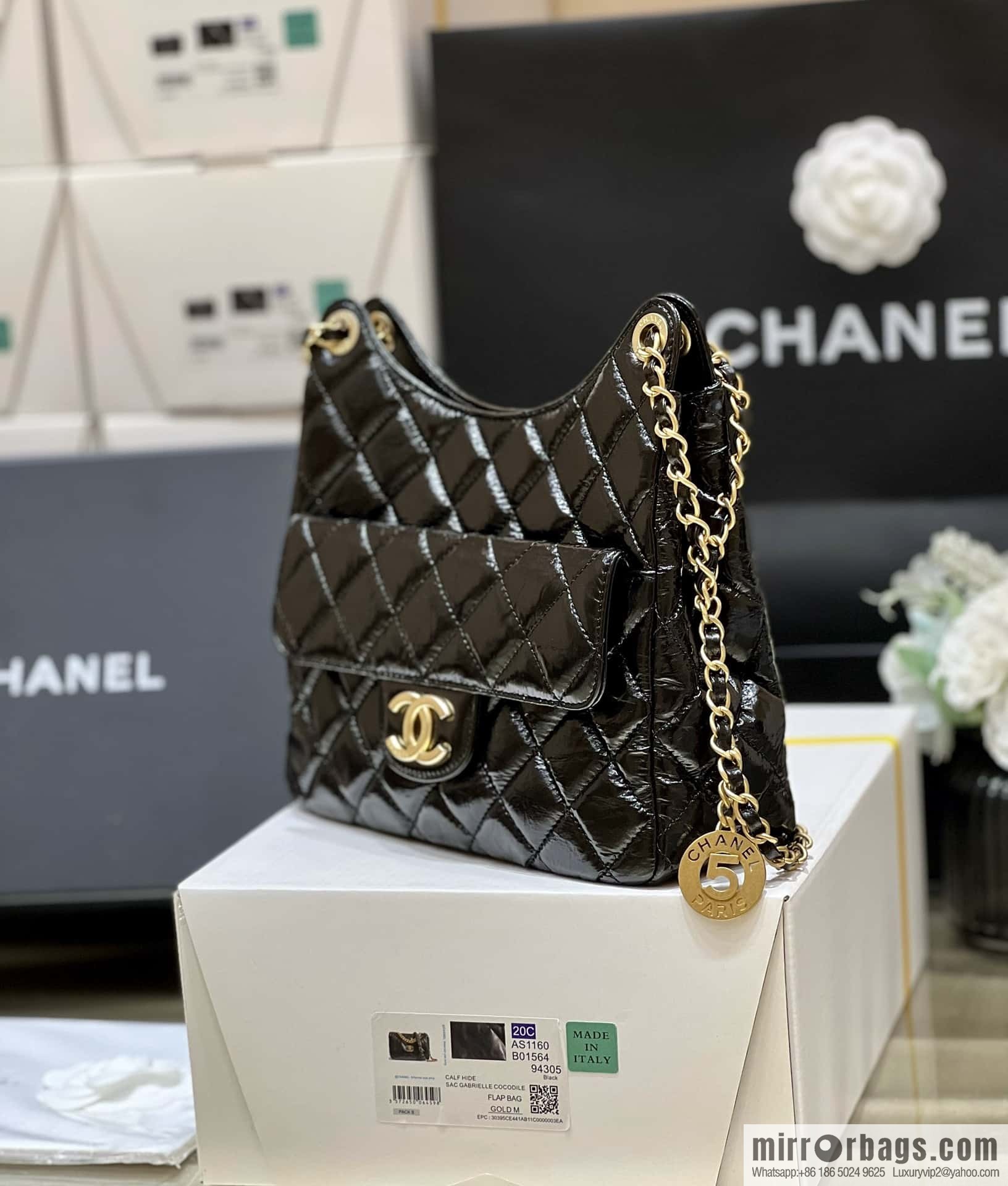 CHANEL 23C early spring vacation new No. 5 gold coin tag hobo hippie bag AS3690