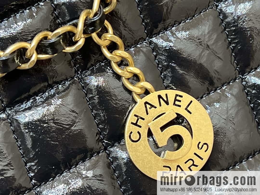 CHANEL 23C early spring vacation new No. 5 gold coin tag hobo hippie bag AS3690