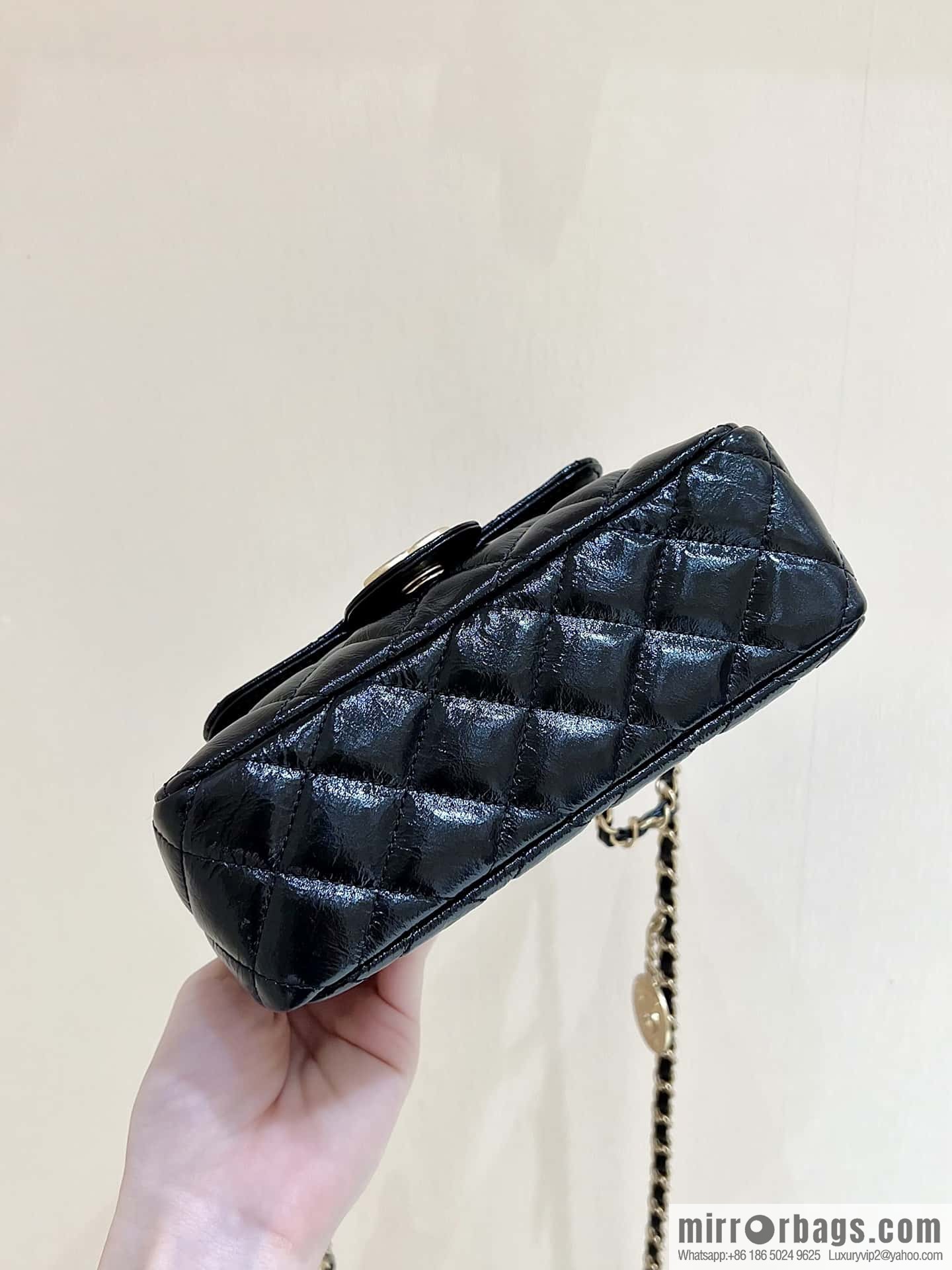 CHANEL 23C early spring vacation new No. 5 gold coin tag hobo hippie bag AS3710