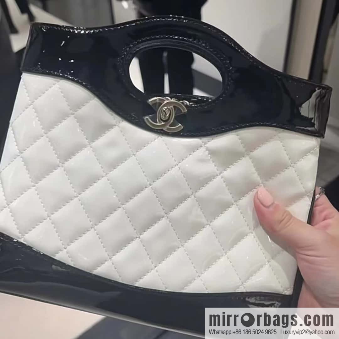 CHANEL 23A Superior Handicraft Series 31bag mini AS4133