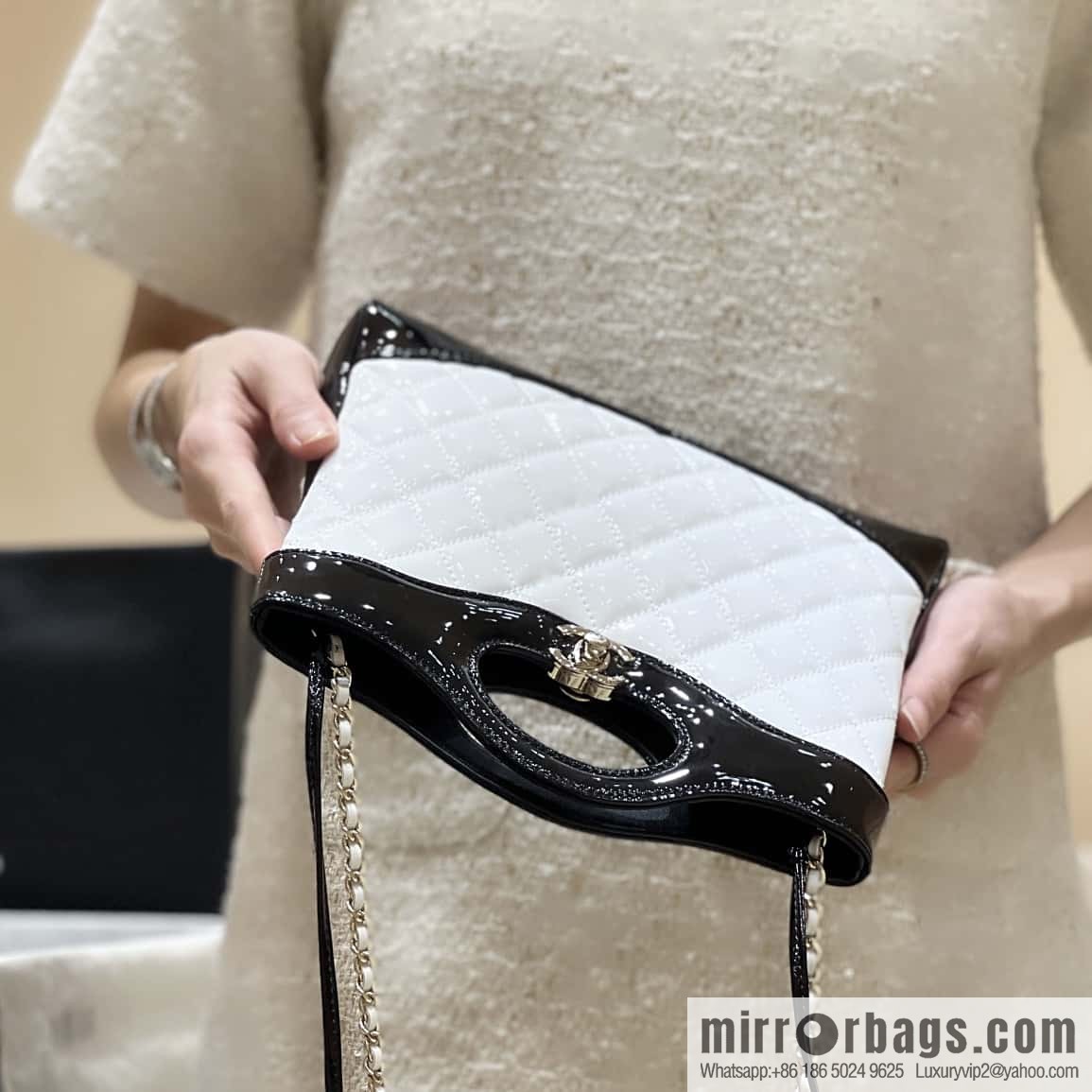 CHANEL 23A Superior Handicraft Series 31bag mini AS4133