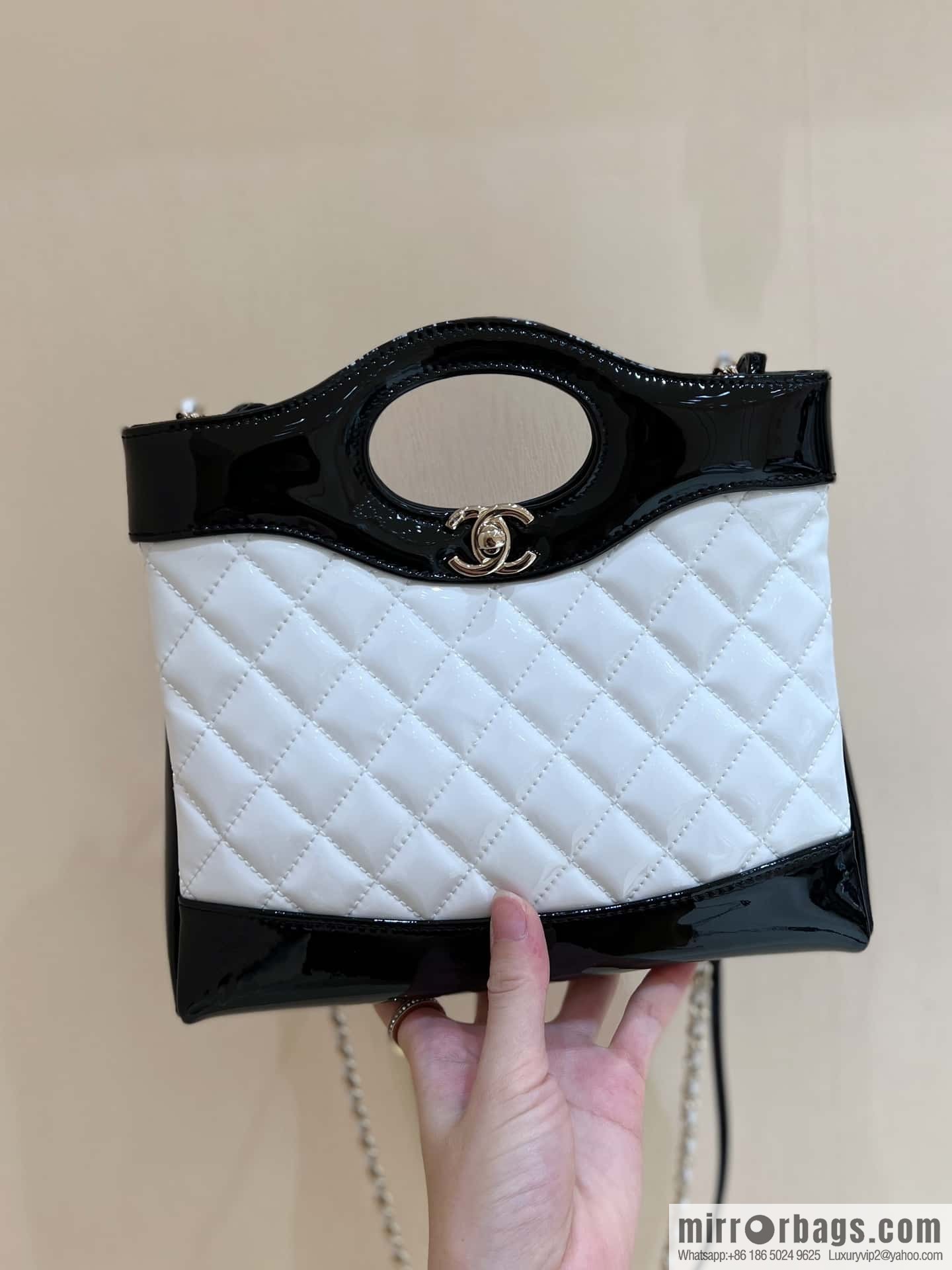 CHANEL 23A Superior Handicraft Series 31bag mini AS4133