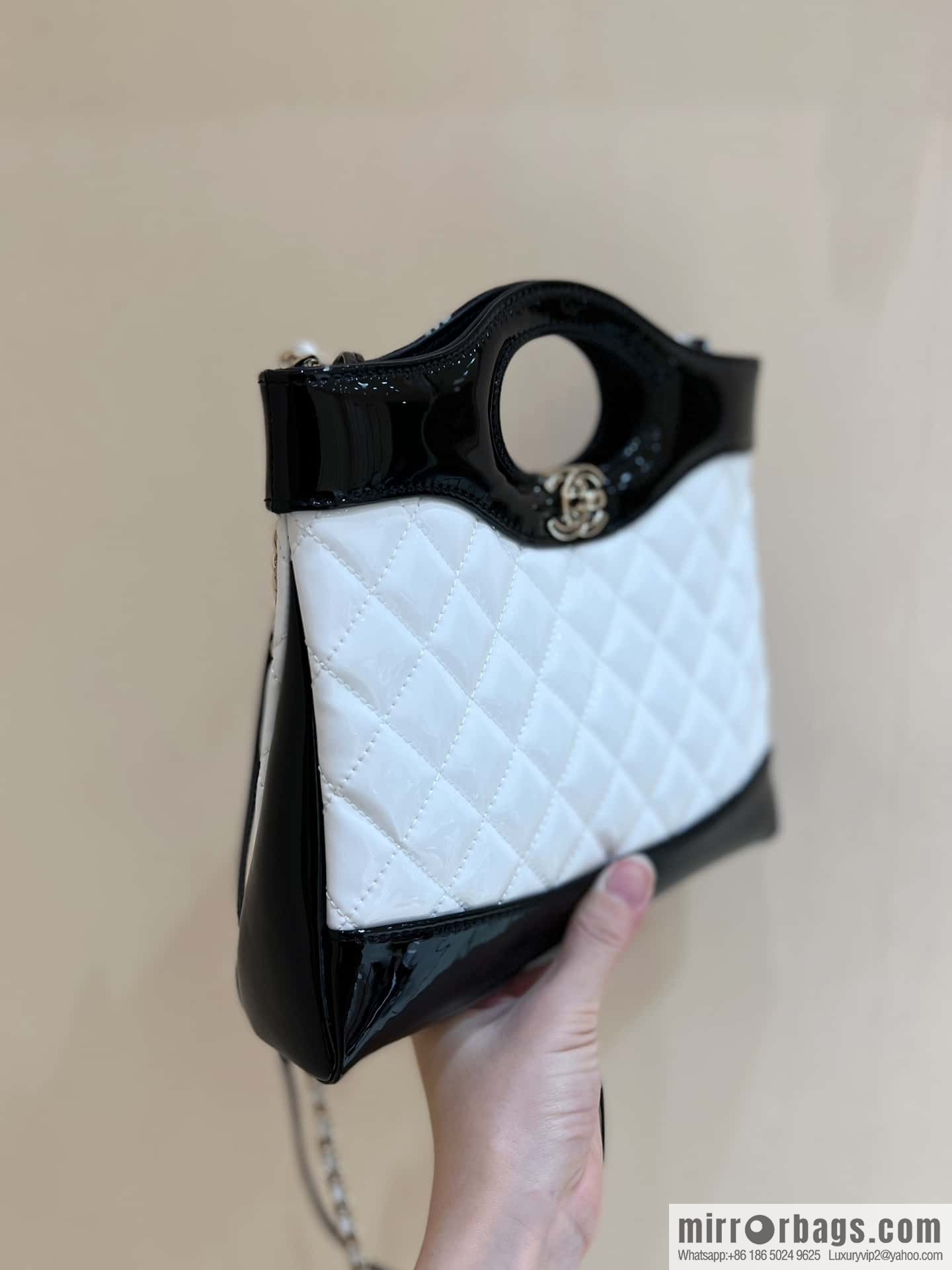CHANEL 23A Superior Handicraft Series 31bag mini AS4133