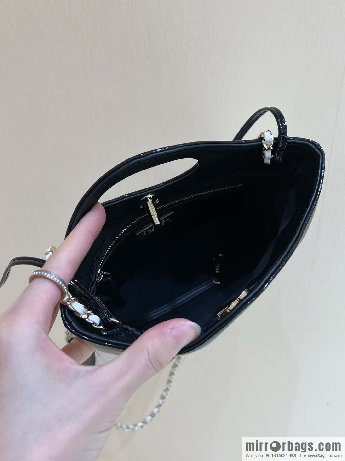 CHANEL 23A Superior Handicraft Series 31bag mini AS4133