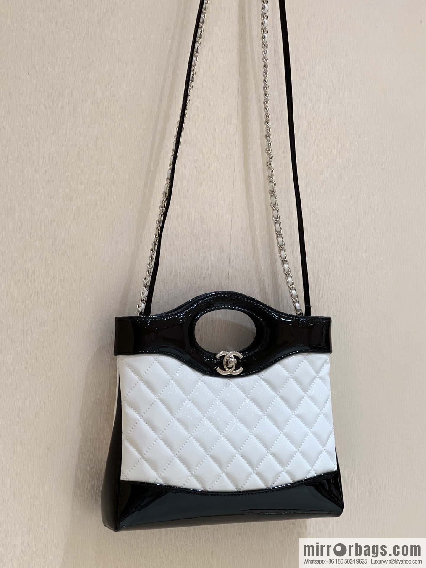 CHANEL 23A Superior Handicraft Series 31bag mini AS4133