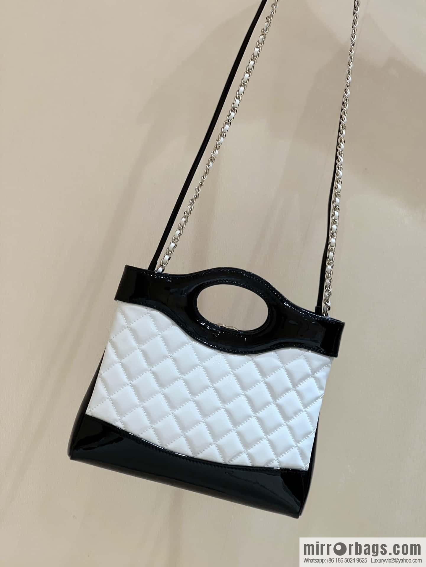 CHANEL 23A Superior Handicraft Series 31bag mini AS4133