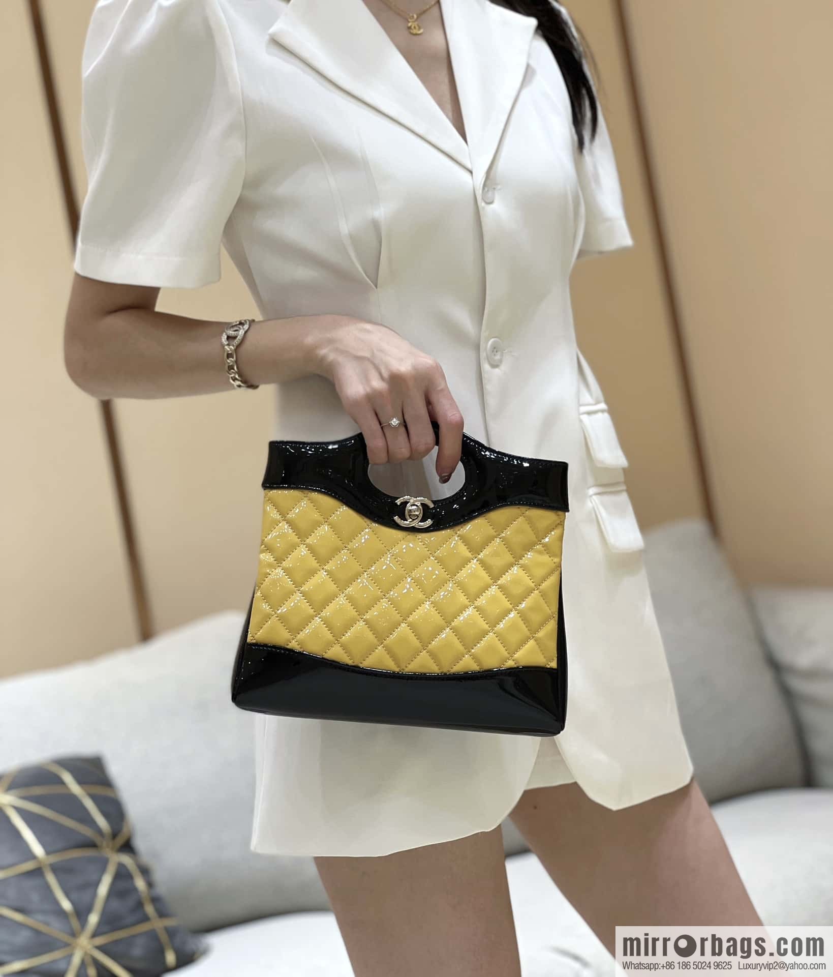 CHANEL 23A Superior Handicraft Series 31bag mini AS4133