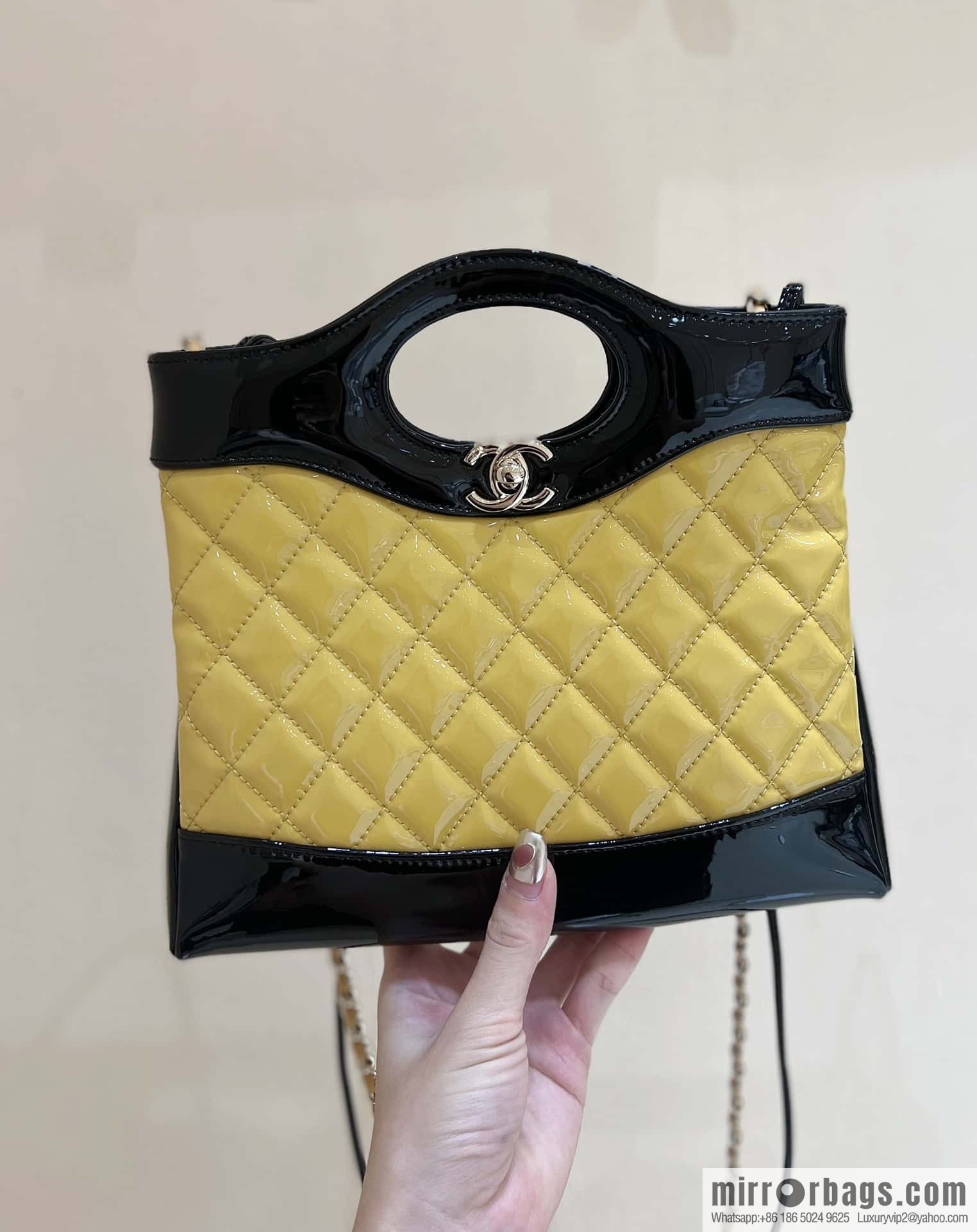 CHANEL 23A Superior Handicraft Series 31bag mini AS4133