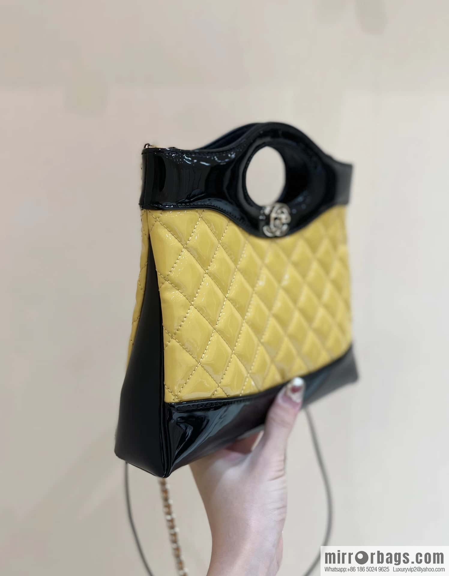 CHANEL 23A Superior Handicraft Series 31bag mini AS4133