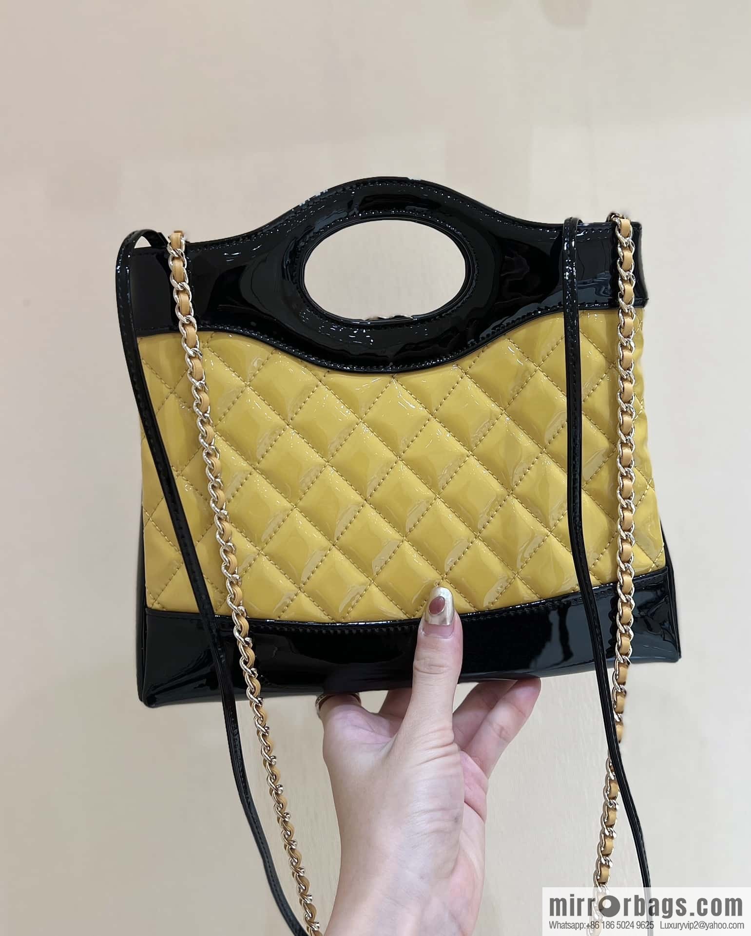 CHANEL 23A Superior Handicraft Series 31bag mini AS4133