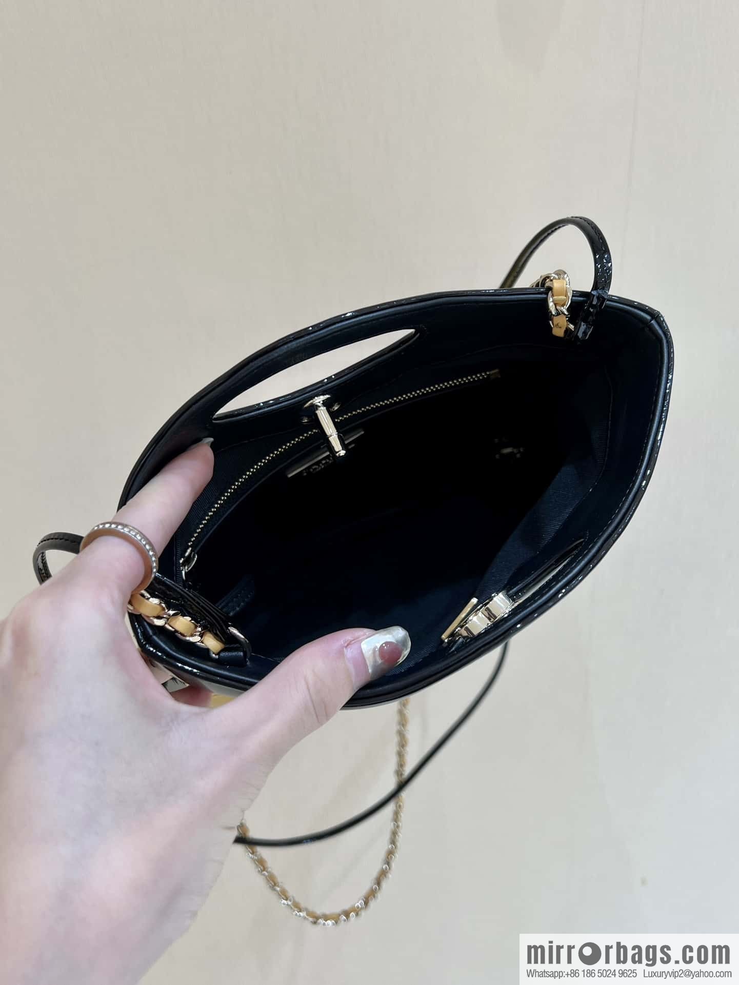 CHANEL 23A Superior Handicraft Series 31bag mini AS4133