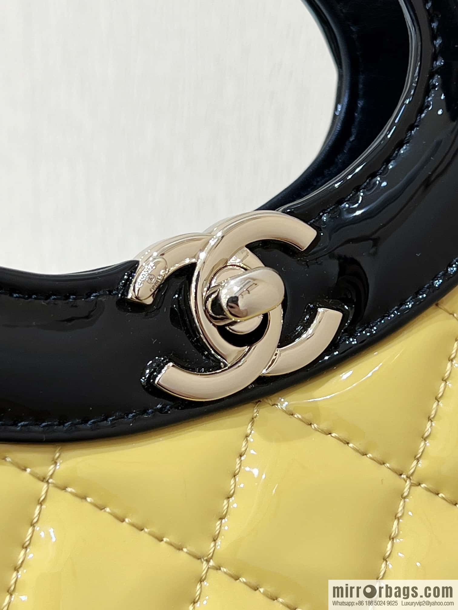 CHANEL 23A Superior Handicraft Series 31bag mini AS4133