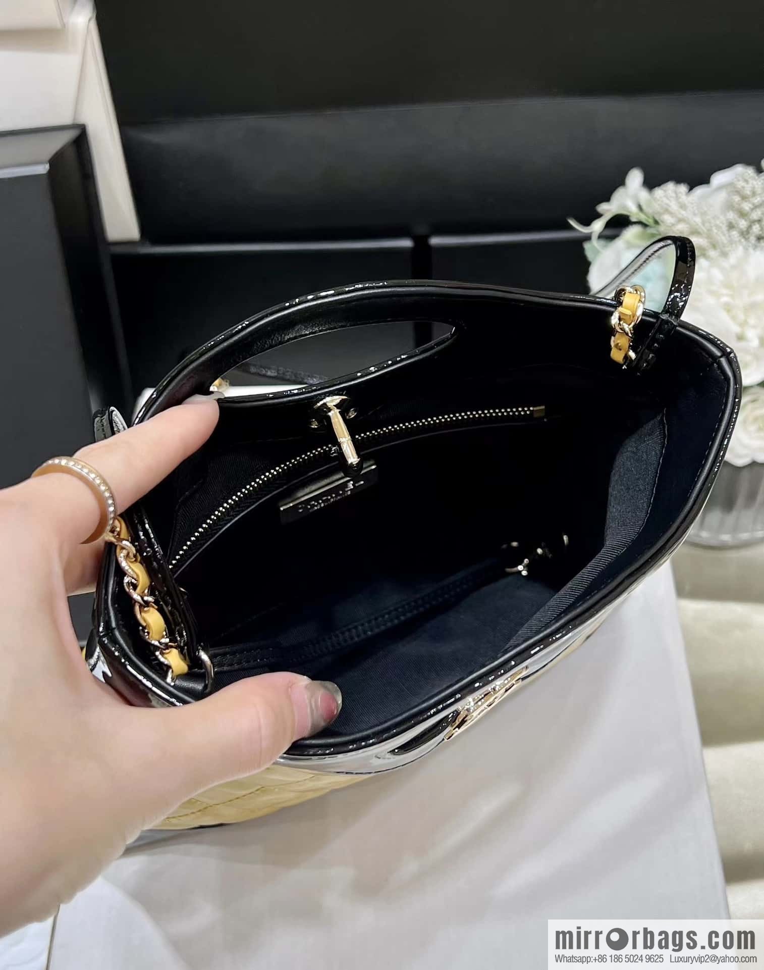 CHANEL 23A Superior Handicraft Series 31bag mini AS4133