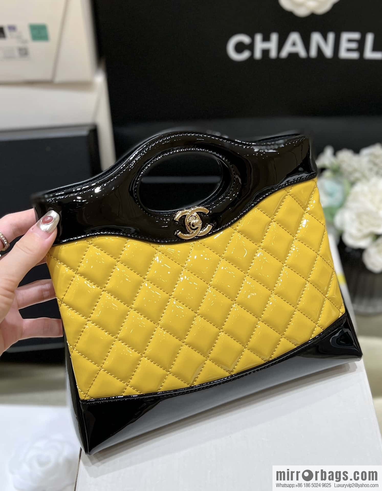 CHANEL 23A Superior Handicraft Series 31bag mini AS4133
