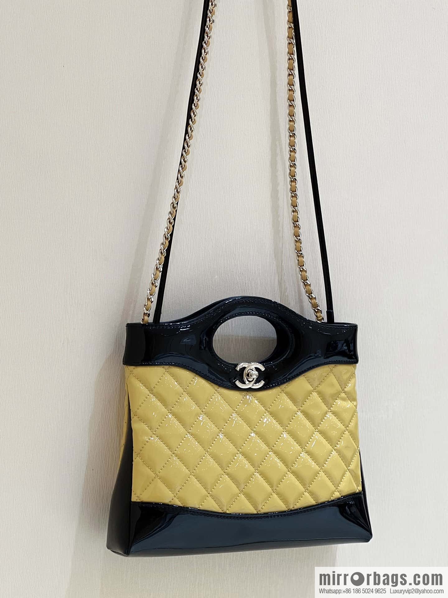 CHANEL 23A Superior Handicraft Series 31bag mini AS4133