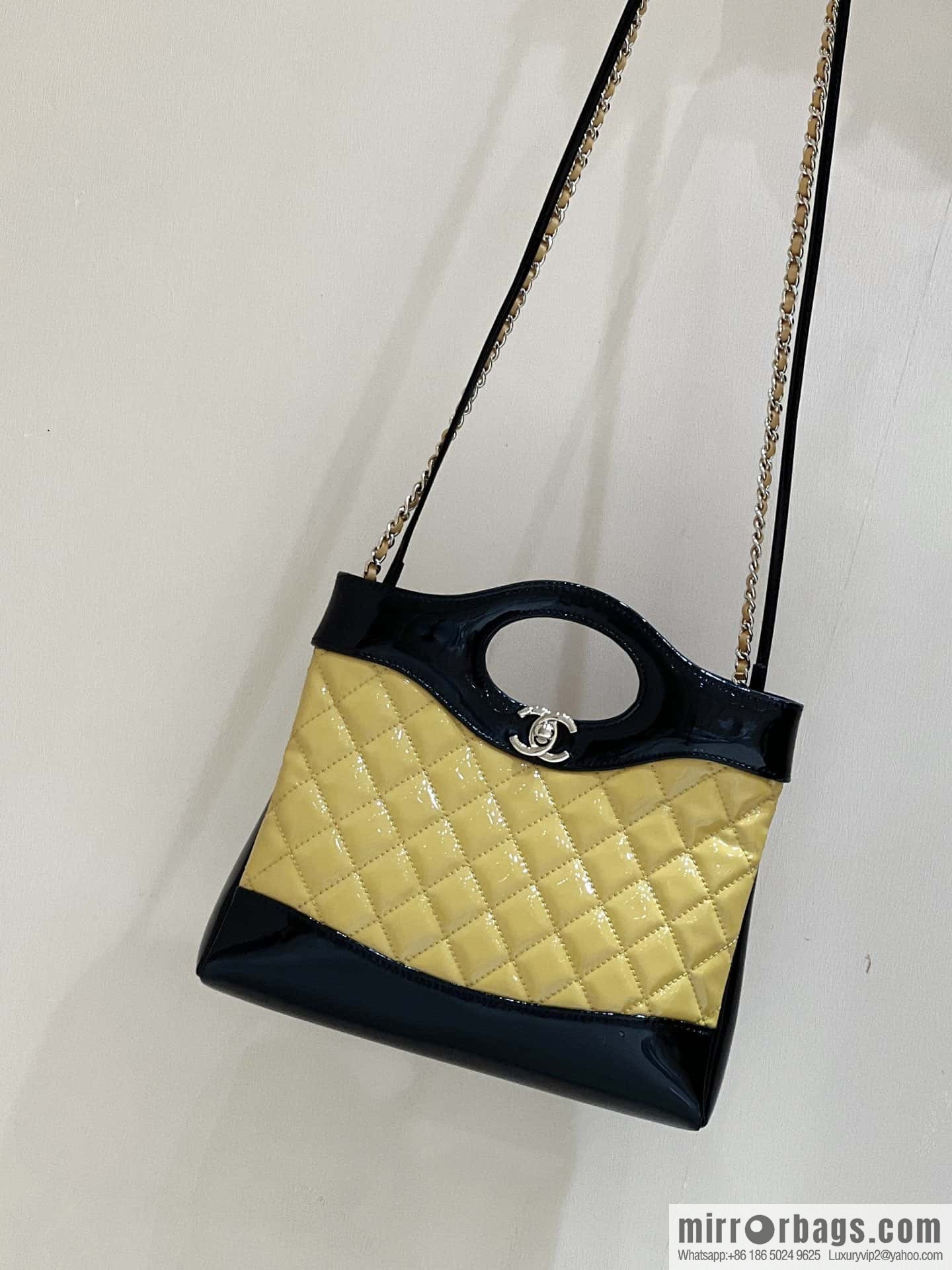 CHANEL 23A Superior Handicraft Series 31bag mini AS4133