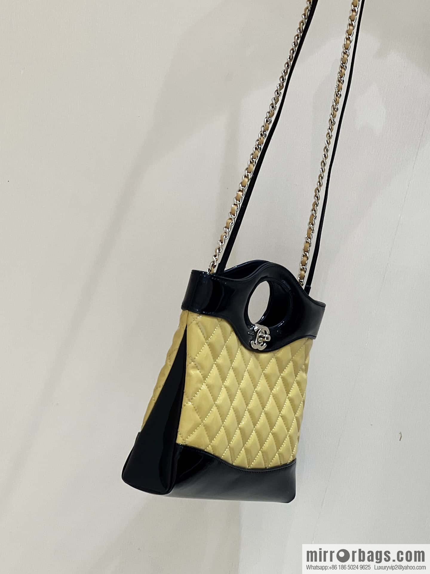 CHANEL 23A Superior Handicraft Series 31bag mini AS4133