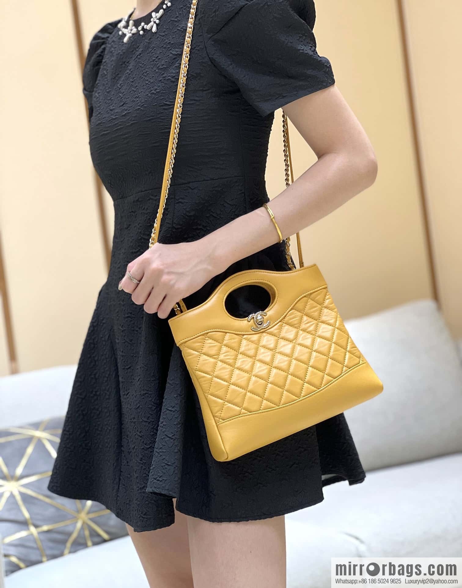 CHANEL 23A Advanced Handicraft Series 31bag mini AS4133 yellow