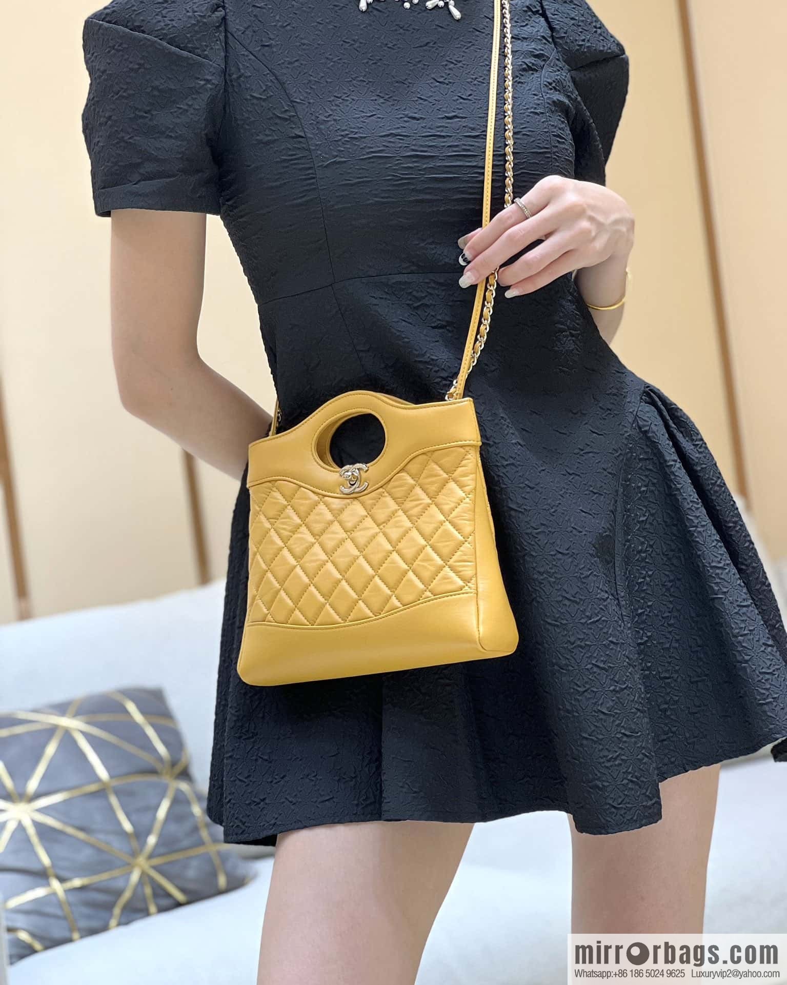 CHANEL 23A Advanced Handicraft Series 31bag mini AS4133 yellow