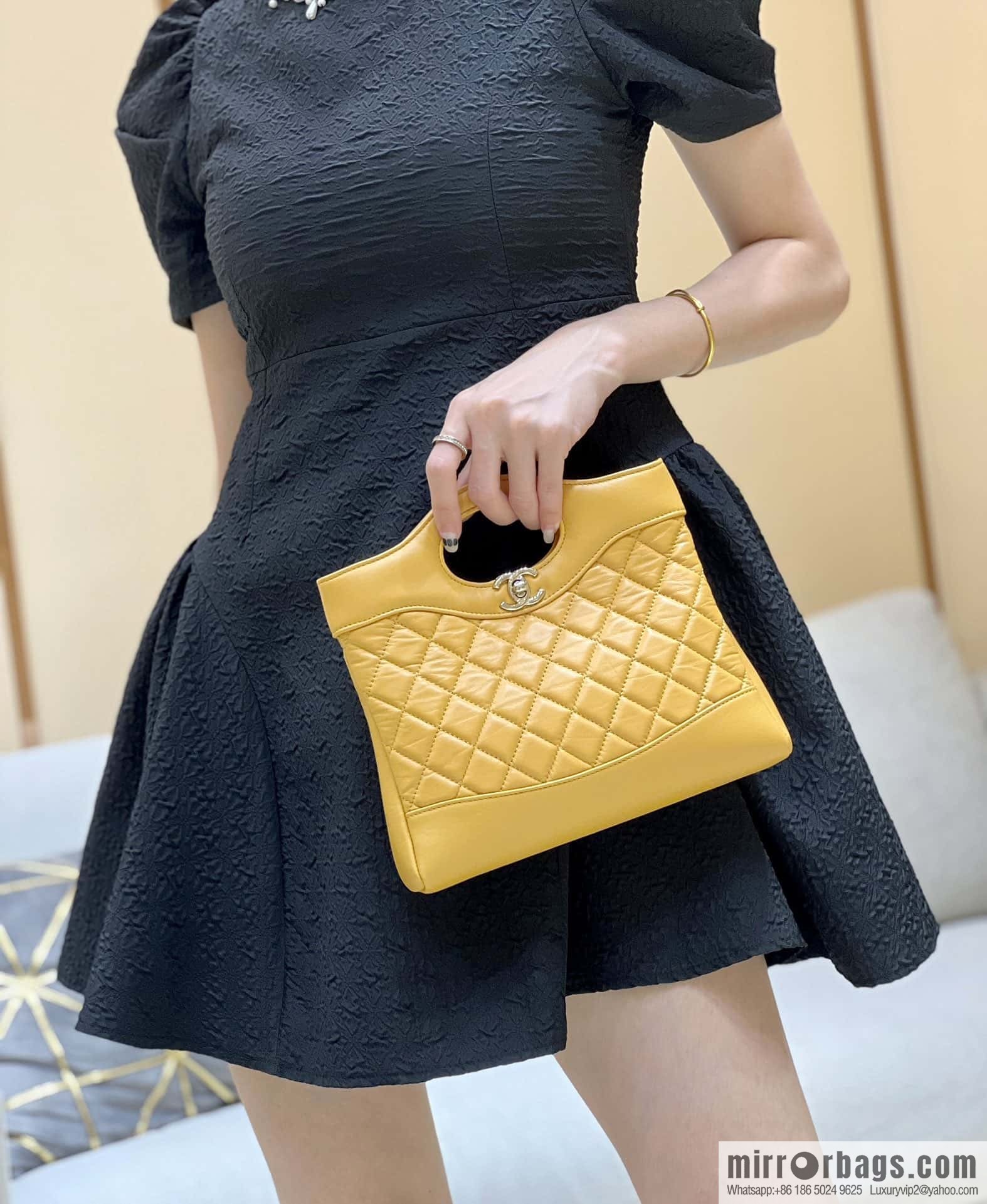CHANEL 23A Advanced Handicraft Series 31bag mini AS4133 yellow