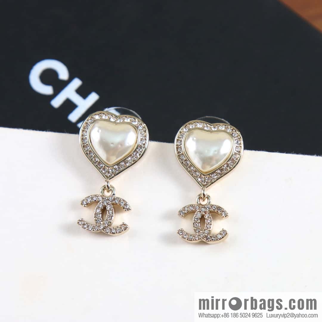 New ☑️ Chanel C2 double c peach heart love stud earrings