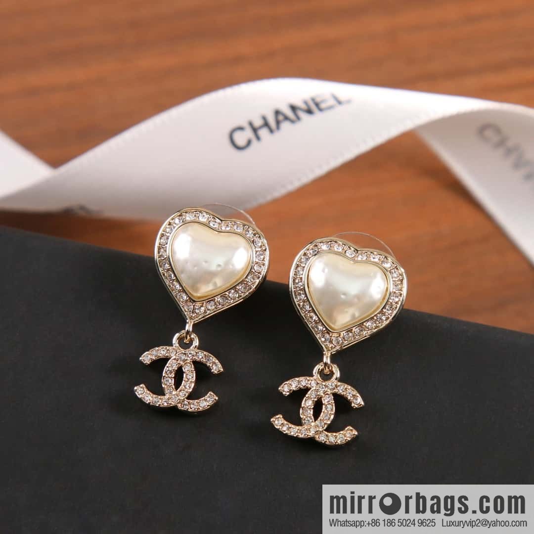 New ☑️ Chanel C2 double c peach heart love stud earrings