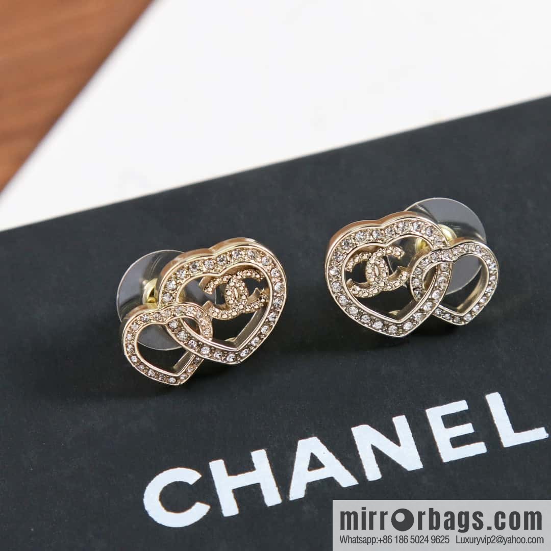 New ☑️ Chanel C1 double c double peach heart love hollow stud earrings