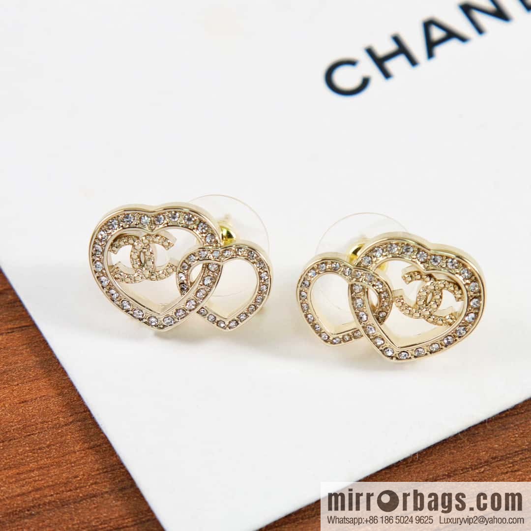 New ☑️ Chanel C1 double c double peach heart love hollow stud earrings