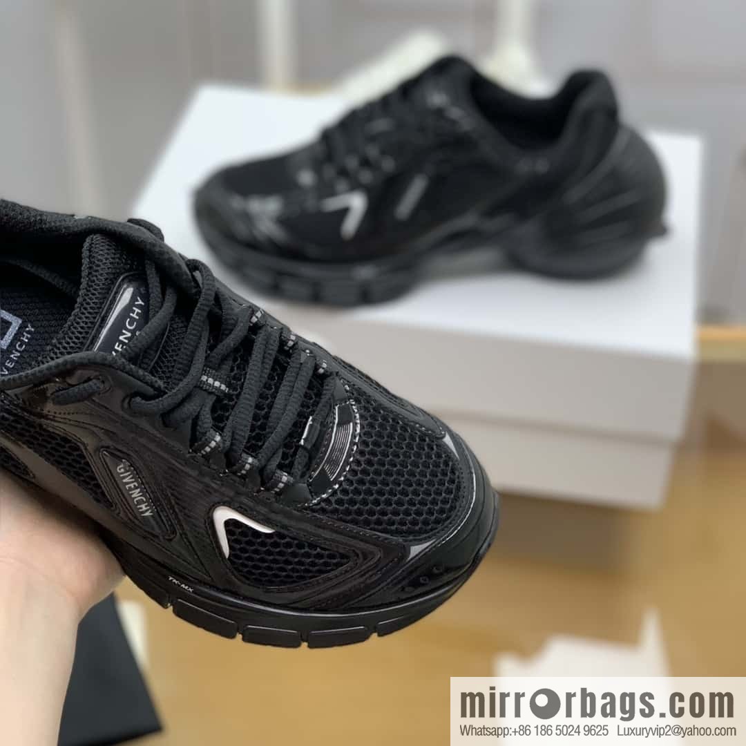 Givenchy, techno-knitted men's lace-up sneakers