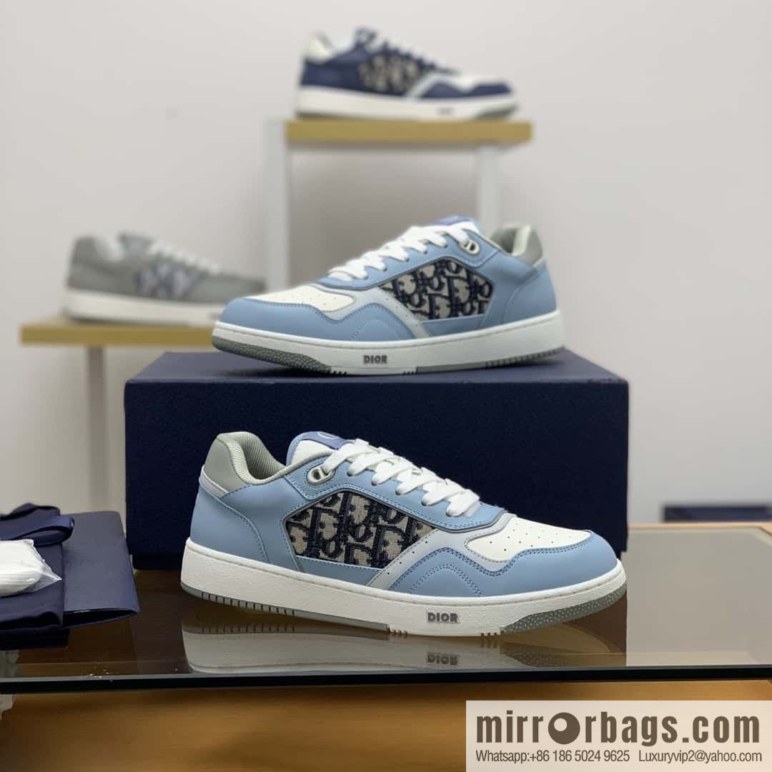 Dior uses black smooth cow leather (fabric) to carefully make B27 low-top sneakers