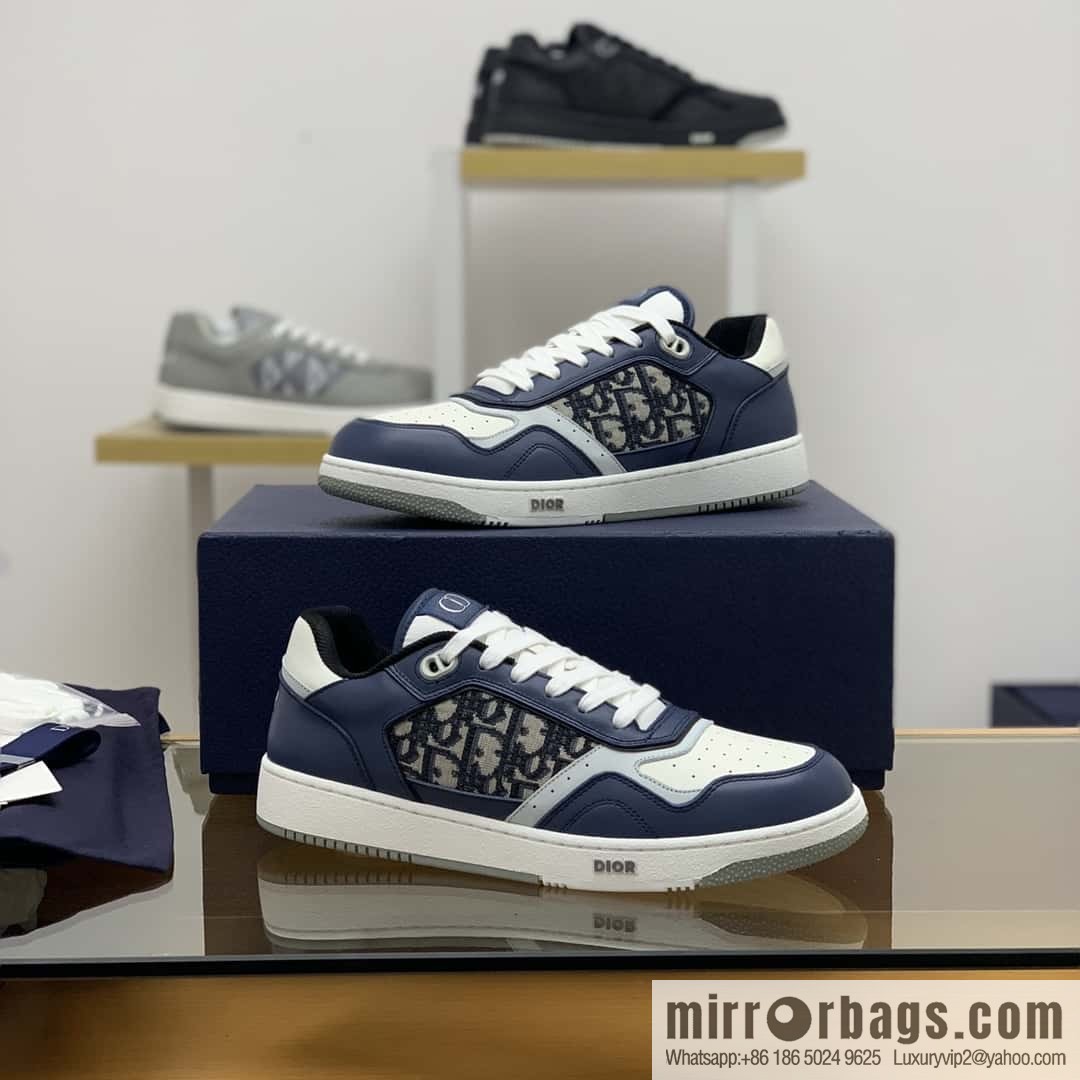 Dior uses black smooth cow leather (fabric) to carefully make B27 low-top sneakers