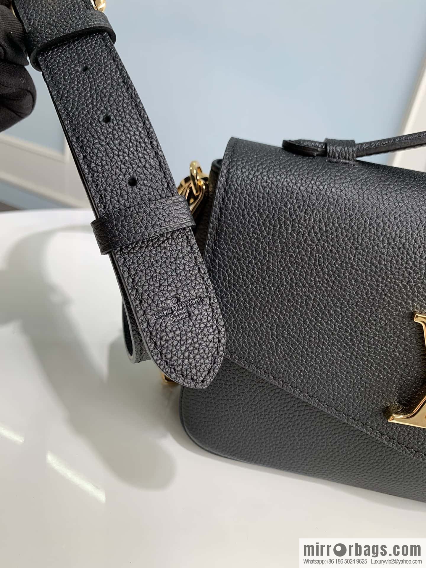 LV M22735 Oxford